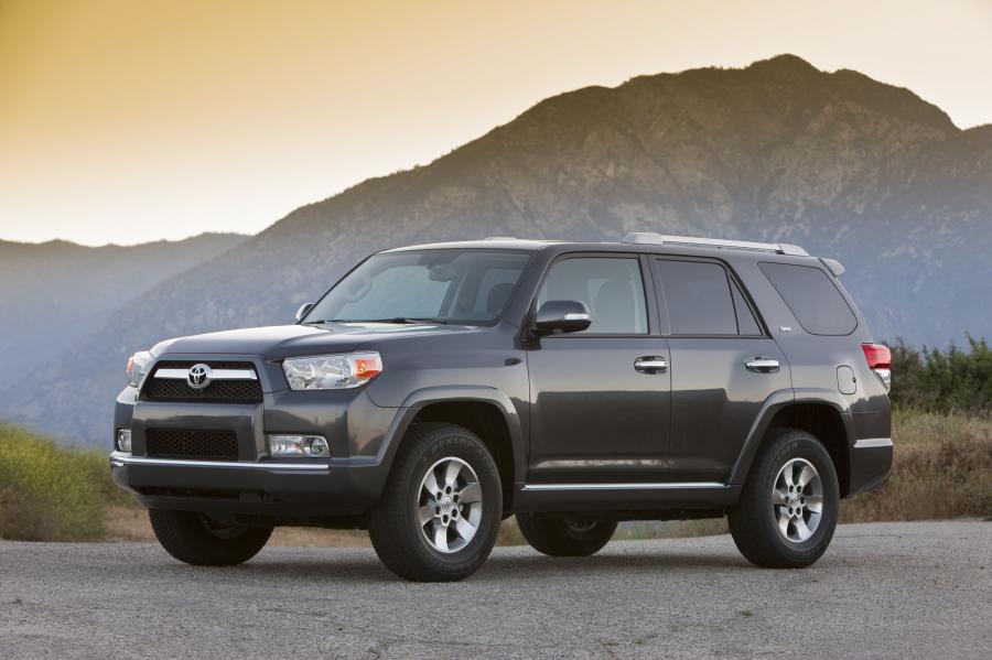  Toyota 4Runner 2010 года  (фото 76 из 84)